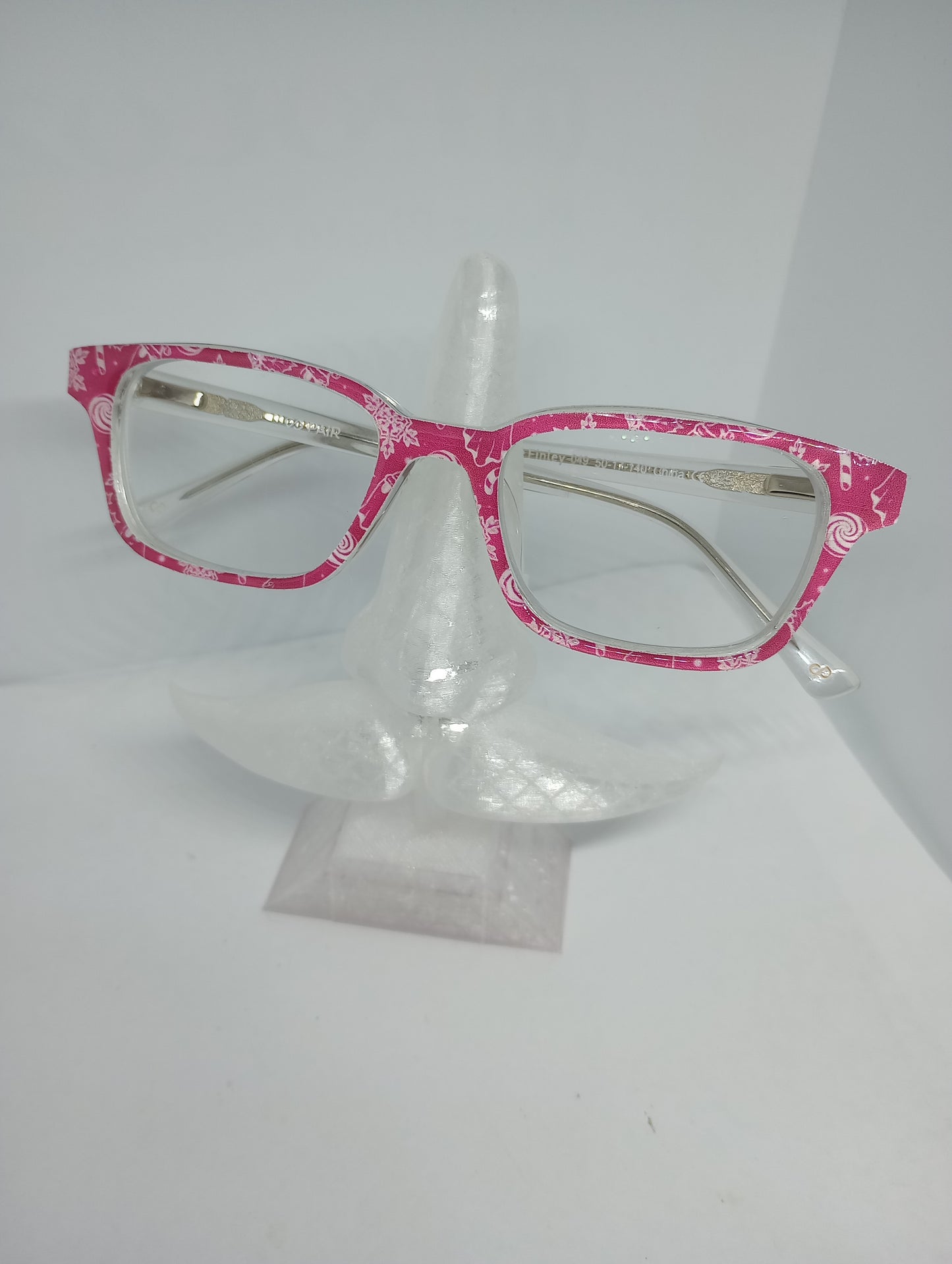 Spooky Christmas ghost with red background topper Can be made in any style.