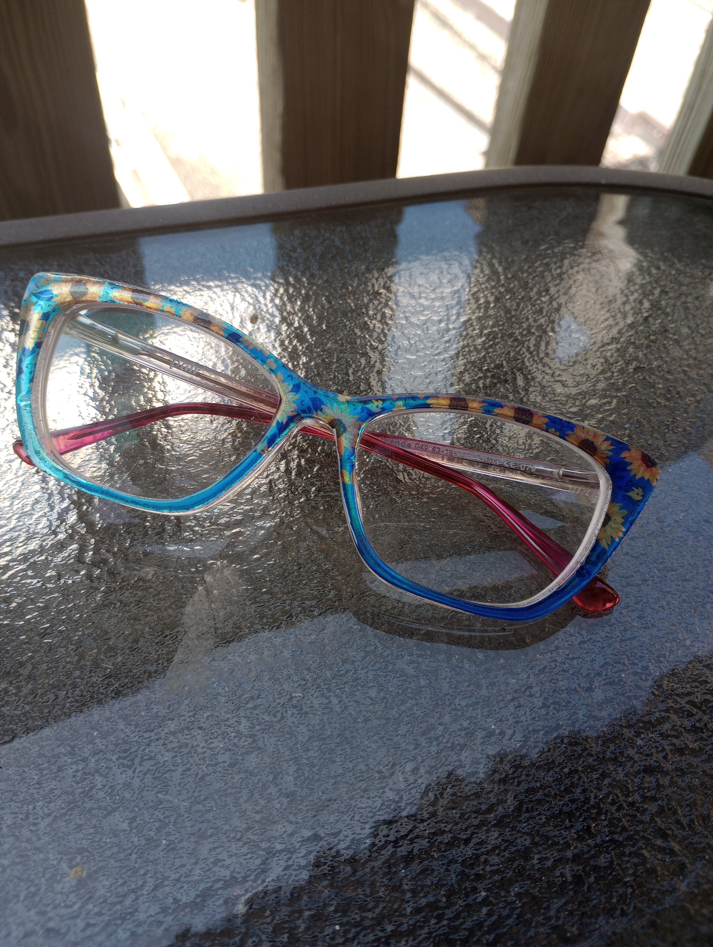 Holographic sunflower splittopper.Can be made in any style.