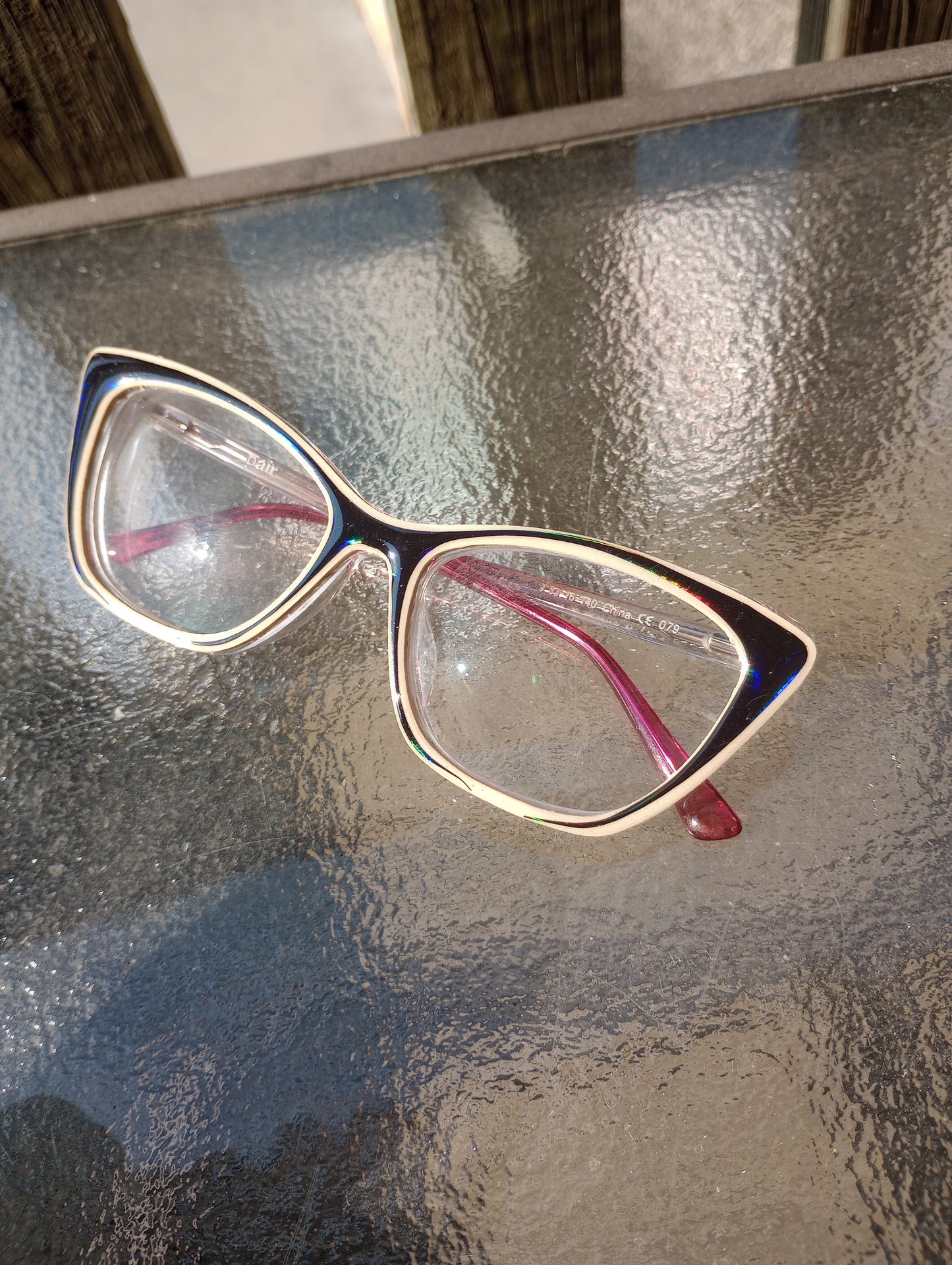 Natural outlined topper. Can be made in any style.