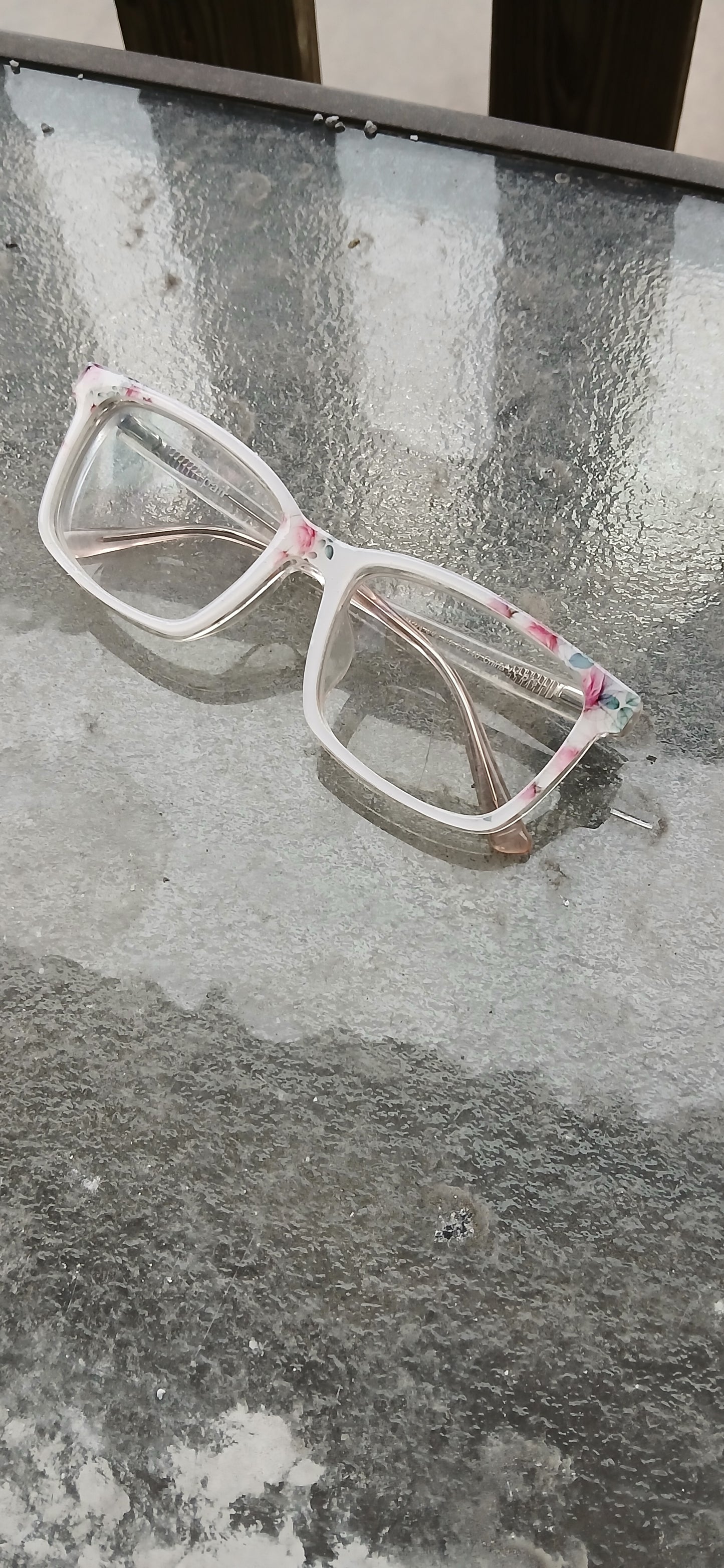 Light pink with rose accents topper. Can be made in any style