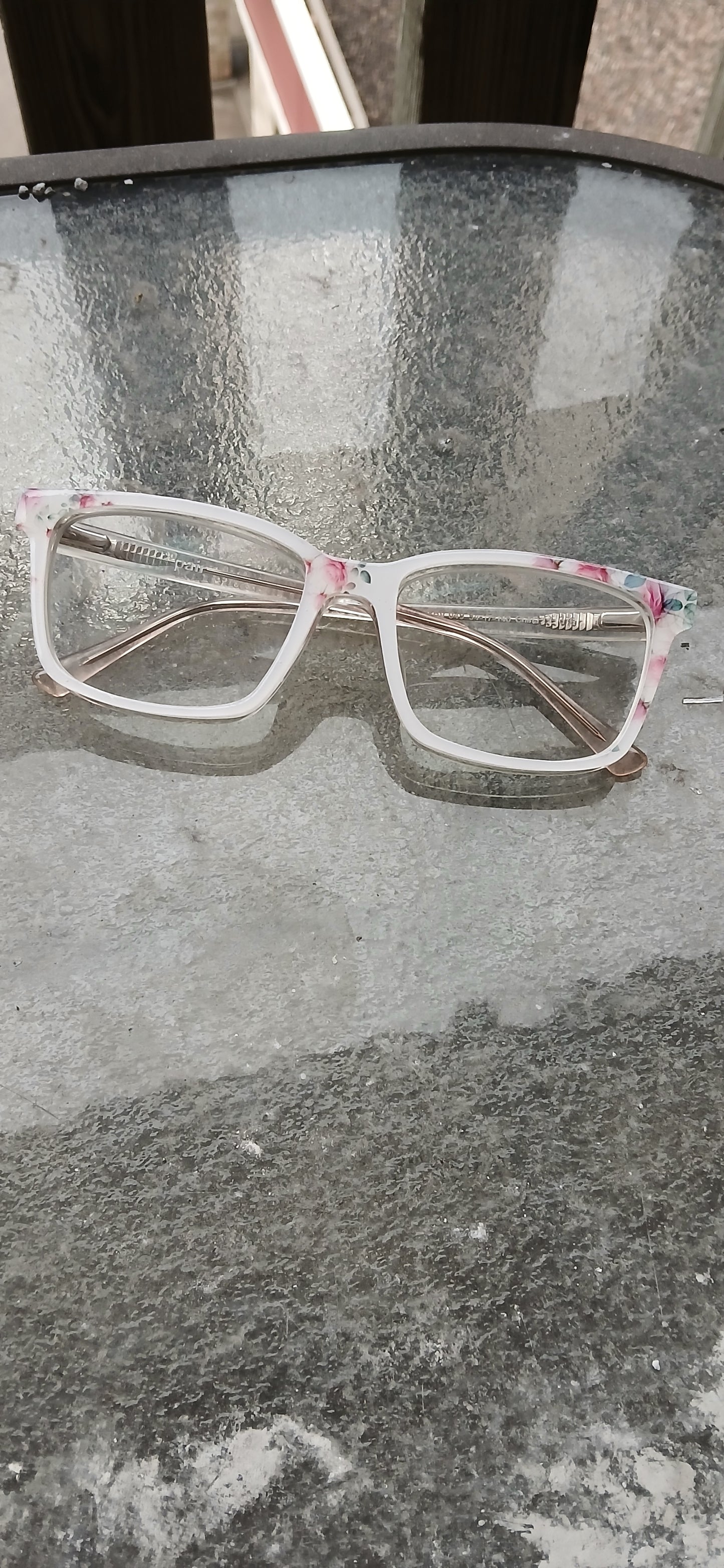 Light pink with rose accents topper. Can be made in any style