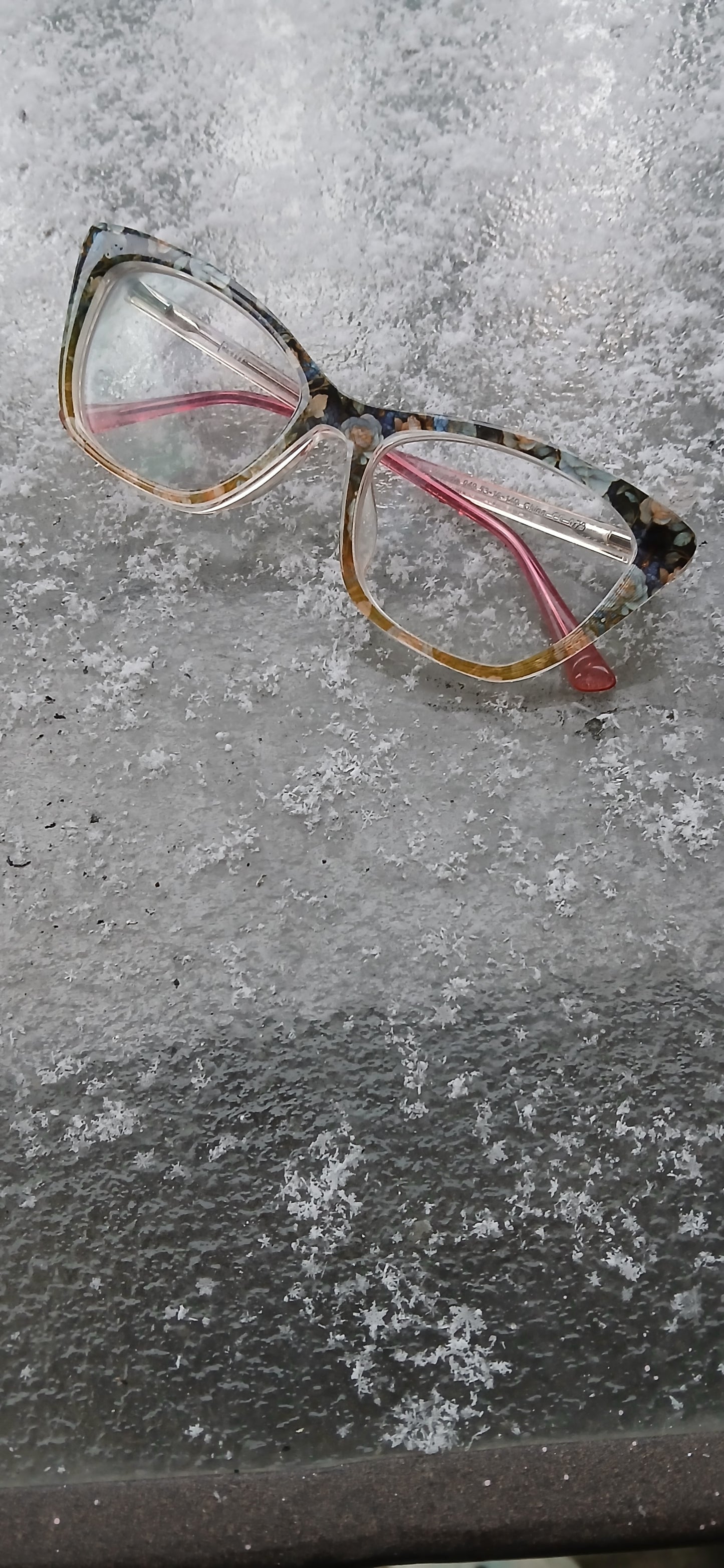 Transparent Stained glass blue roses with gold topper Can be made in any style.