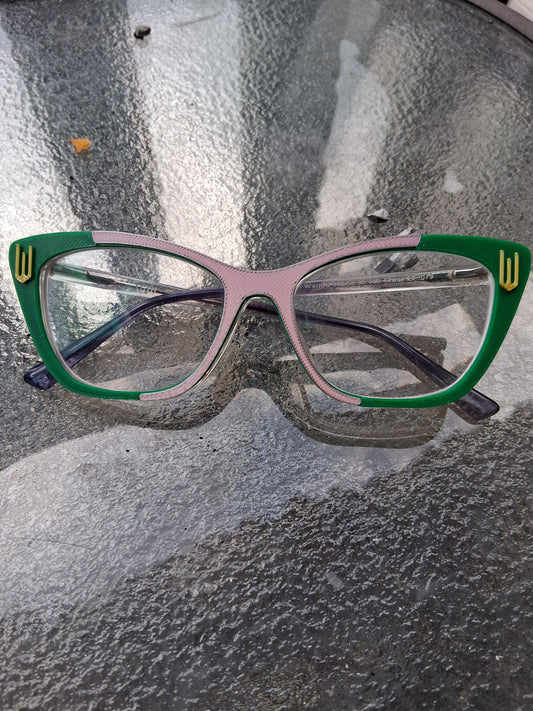 Wicked green outside 'w' topper. Can be made in any style.