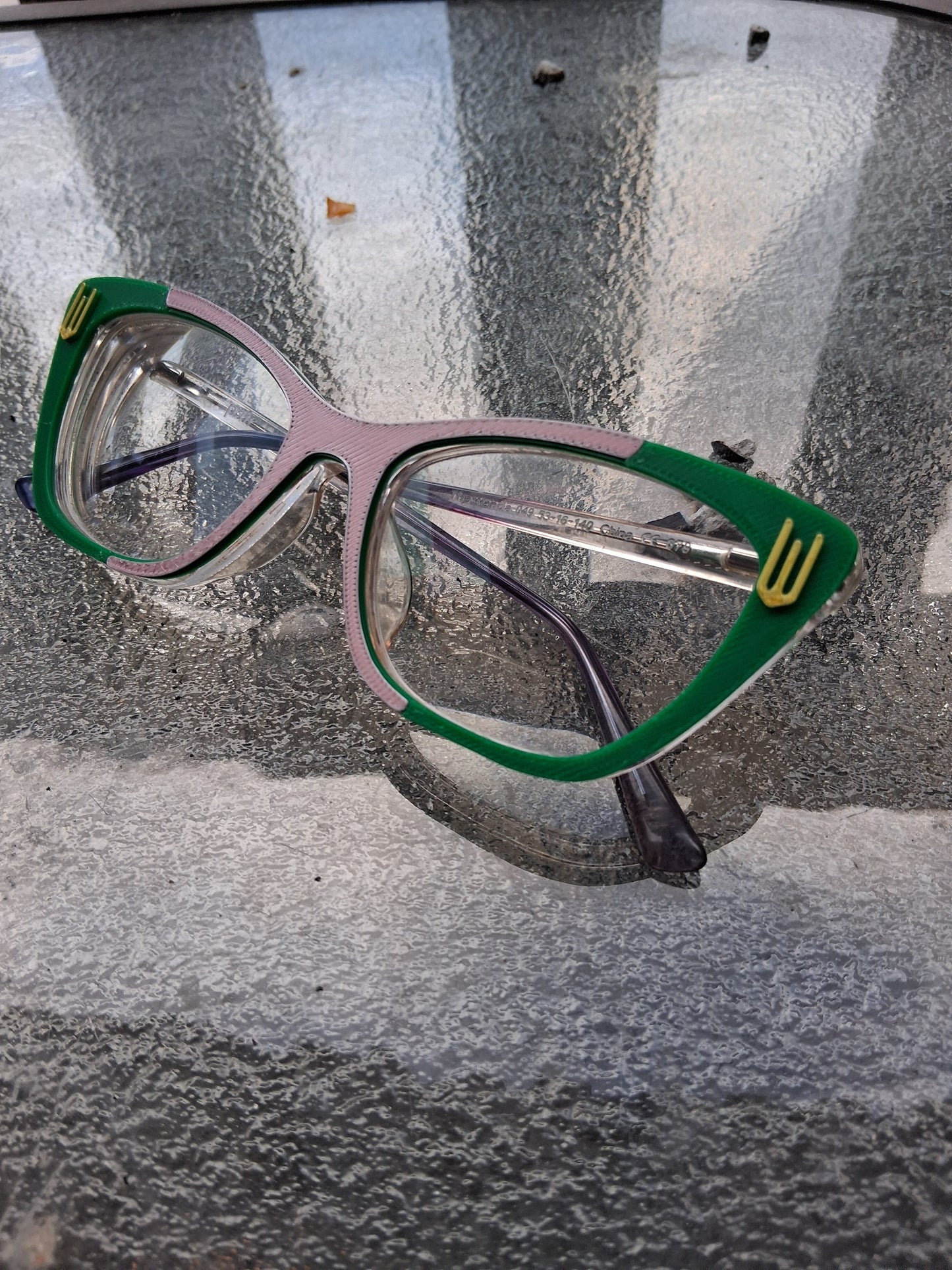 Wicked green outside 'w' topper. Can be made in any style.